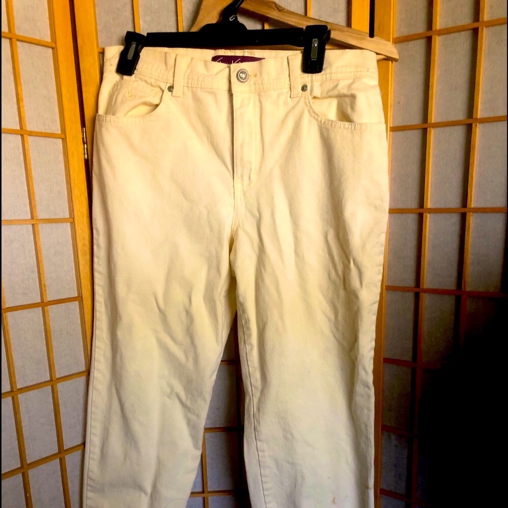 Yellow Gloria Vanderbilt mom jeans 10